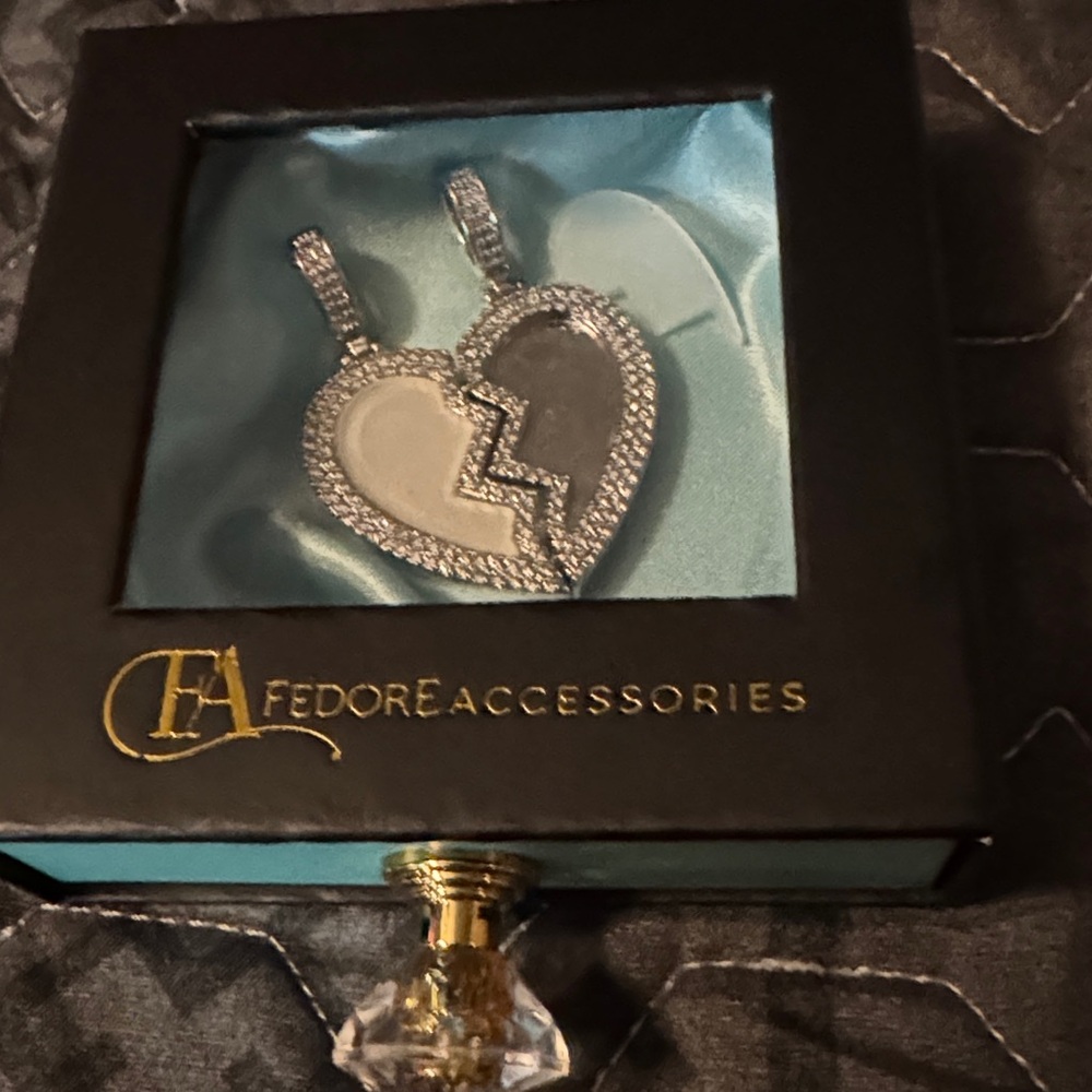 Heart Charm!!❤️❤️ - Picture 5 of 5